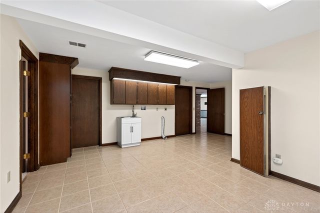 256 E Rahn Road, Dayton, OH 45429