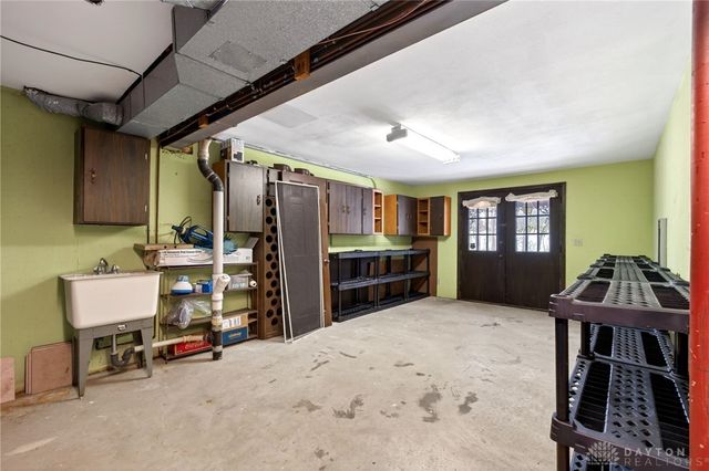 256 E Rahn Road, Dayton, OH 45429