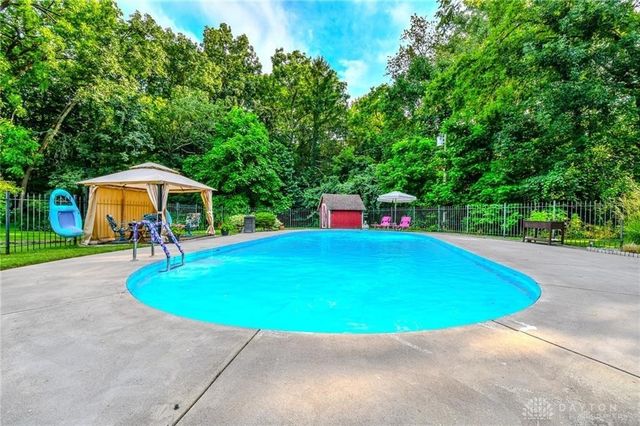 256 E Rahn Road, Dayton, OH 45429