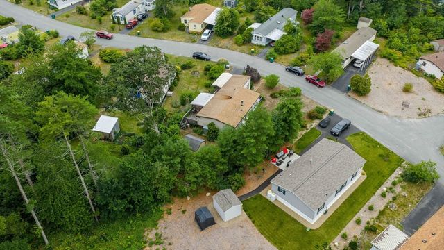 29 Pipers Way, Carver, MA 02330