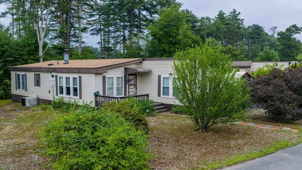 29 Pipers Way, Carver, MA 02330