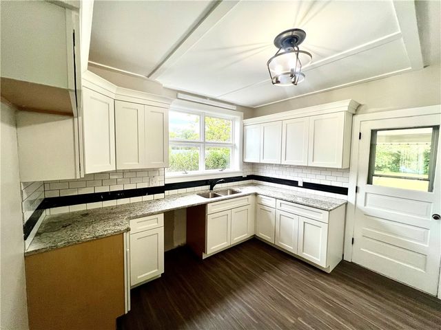 307 W Wabash Ave, New Castle, PA 16102