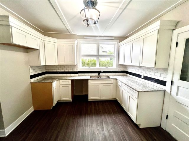 307 W Wabash Ave, New Castle, PA 16102