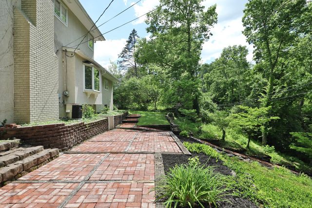 1332 Brookridge Drive, Columbus, OH 43235