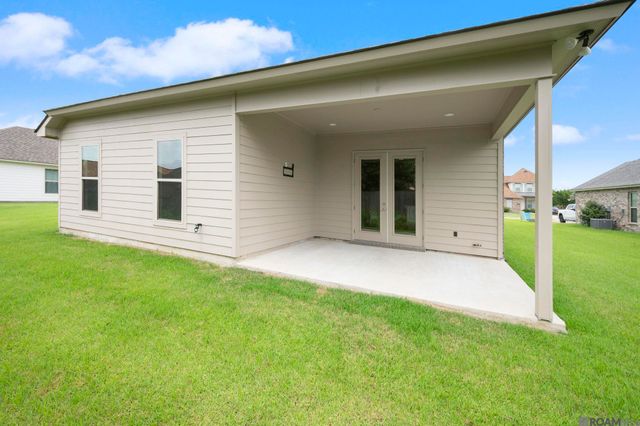 3703 Sandbar Dr, Addis, LA 70710