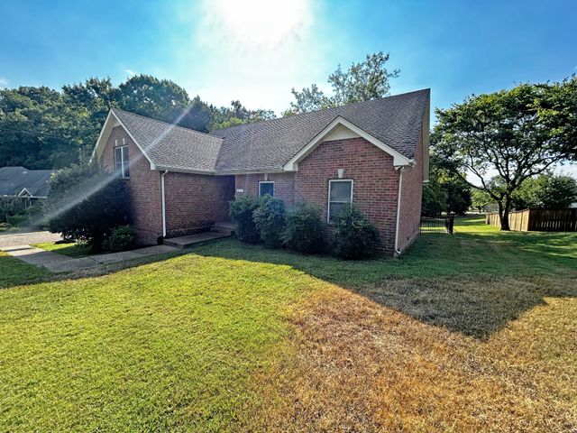 2110 Creek Trl, Goodlettsville, TN 37072