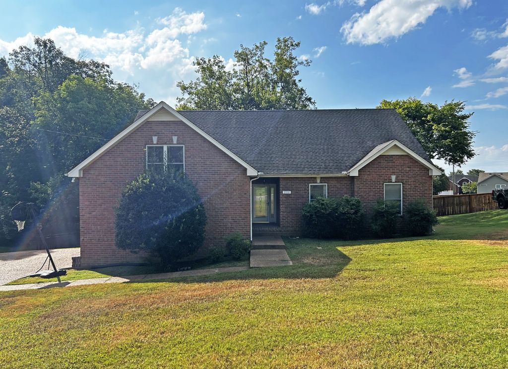 2110 Creek Trl, Goodlettsville, TN 37072