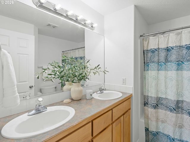 7083 Sw 196TH Ter, Beaverton, OR 97007