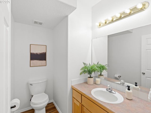 7083 Sw 196TH Ter, Beaverton, OR 97007