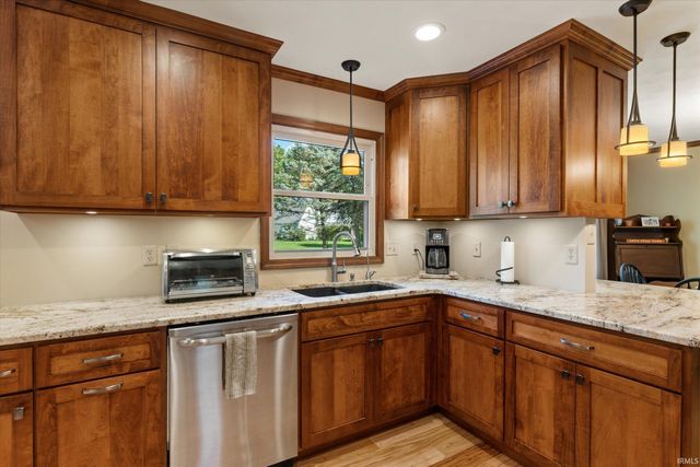 50886 Lincolnshire Trail, Granger, IN 46530