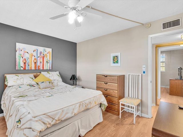 2881 NW 47th Terrace 209, Lauderdale Lakes, FL 33313