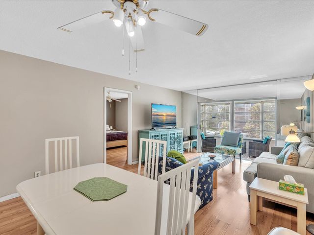 2881 NW 47th Terrace 209, Lauderdale Lakes, FL 33313