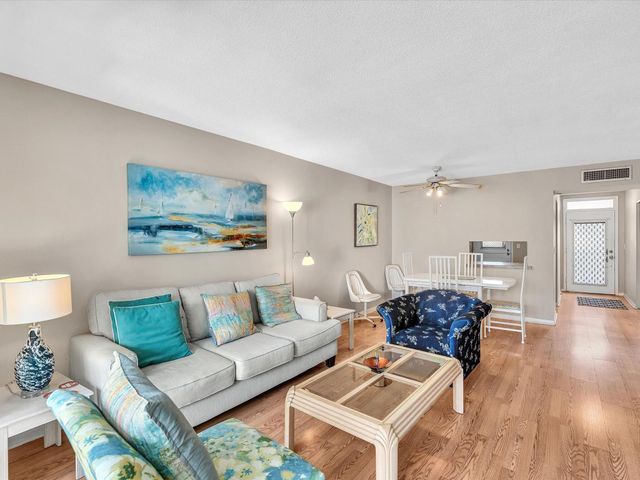 2881 NW 47th Terrace 209, Lauderdale Lakes, FL 33313