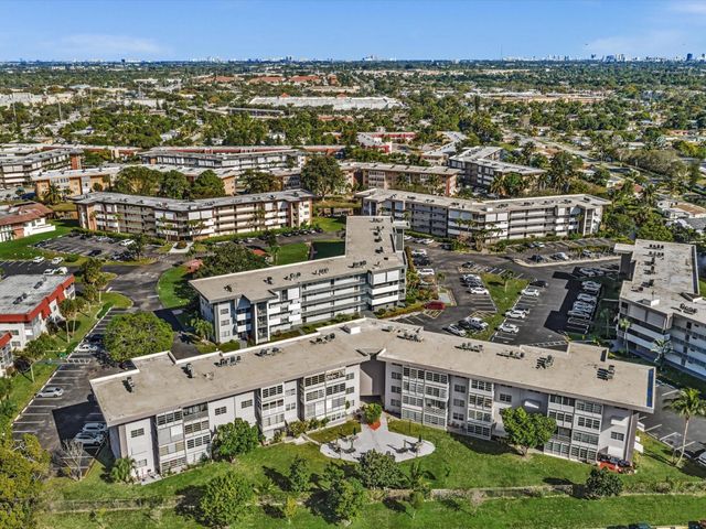 2881 NW 47th Terrace 209, Lauderdale Lakes, FL 33313