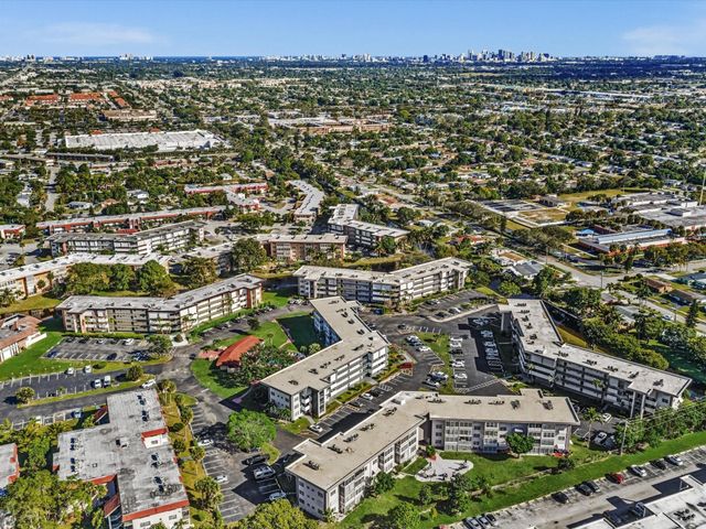 2881 NW 47th Terrace 209, Lauderdale Lakes, FL 33313