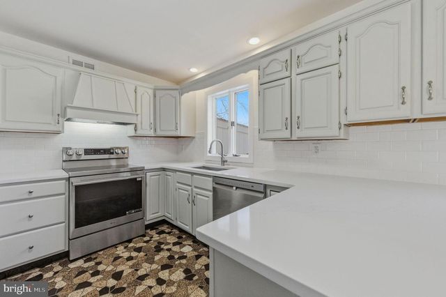 2620 MACLARY DR, Wilmington, DE 19808