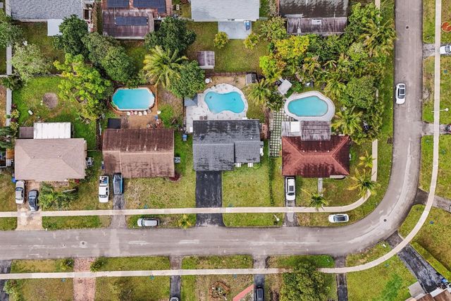 414 SW 79th Terrace, North Lauderdale, FL 33068