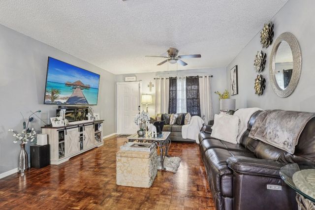 414 SW 79th Terrace, North Lauderdale, FL 33068