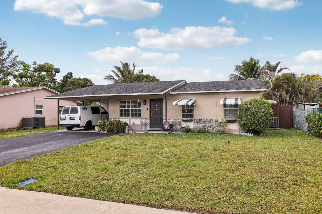 414 SW 79th Terrace, North Lauderdale, FL 33068