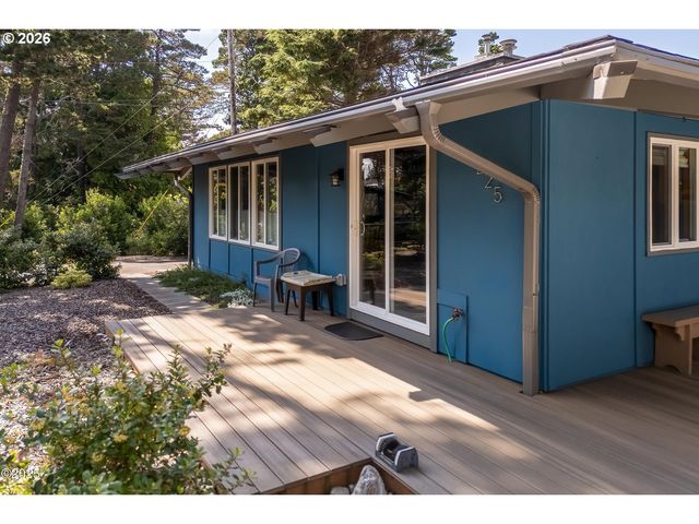 225 MONTEREY Ave, Lincoln City, OR 97367