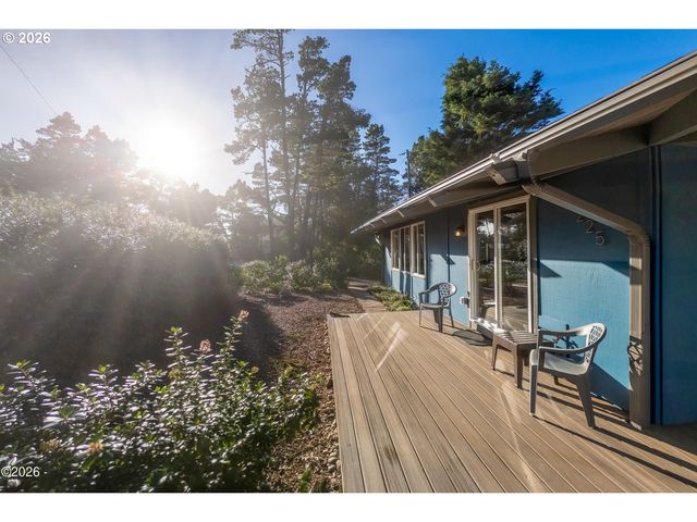 225 MONTEREY Ave, Lincoln City, OR 97367