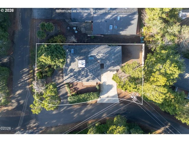 225 MONTEREY Ave, Lincoln City, OR 97367