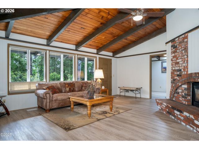 225 MONTEREY Ave, Lincoln City, OR 97367