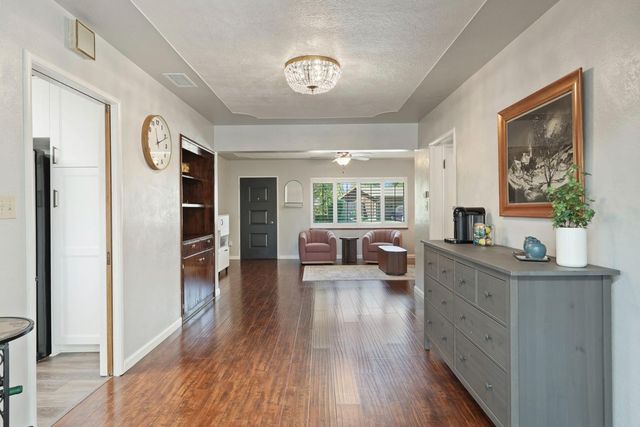 701 Holly Dr, Lodi, CA 95240
