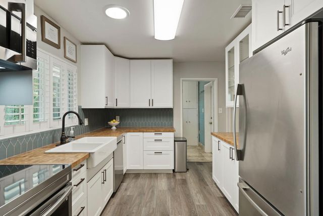 701 Holly Dr, Lodi, CA 95240