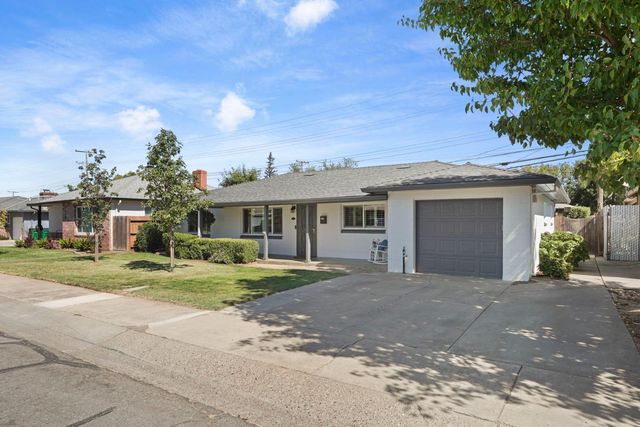 701 Holly Dr, Lodi, CA 95240