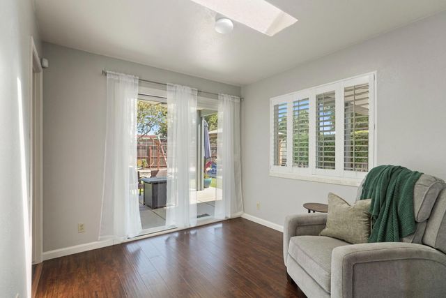 701 Holly Dr, Lodi, CA 95240