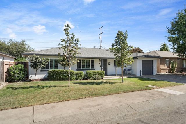 701 Holly Dr, Lodi, CA 95240