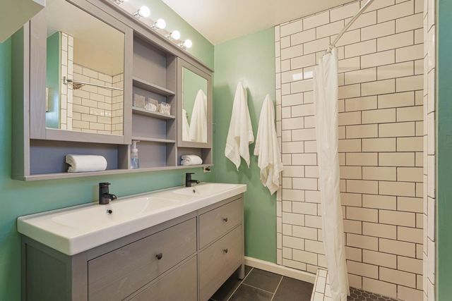 701 Holly Dr, Lodi, CA 95240