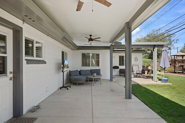 701 Holly Dr, Lodi, CA 95240