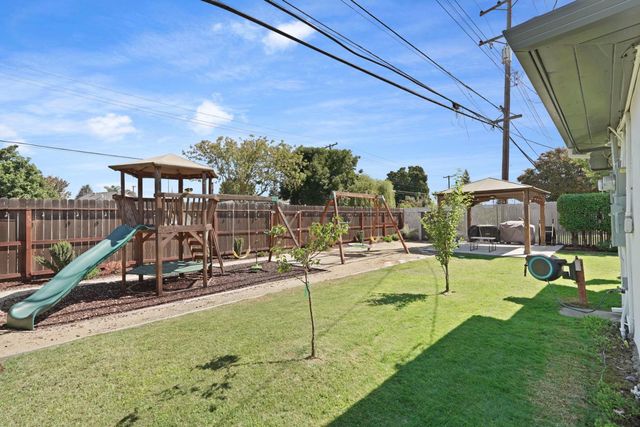 701 Holly Dr, Lodi, CA 95240