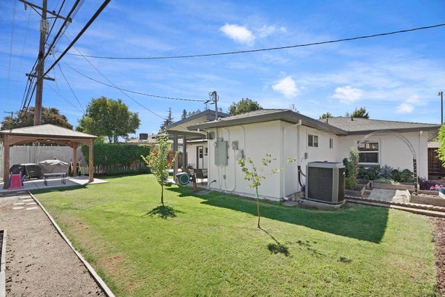 701 Holly Dr, Lodi, CA 95240