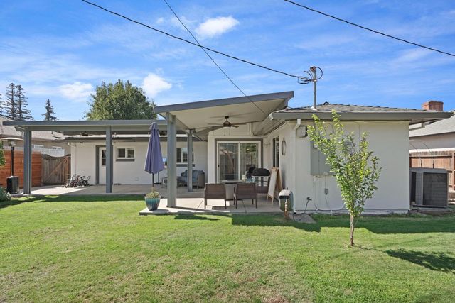 701 Holly Dr, Lodi, CA 95240