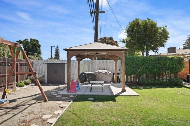 701 Holly Dr, Lodi, CA 95240