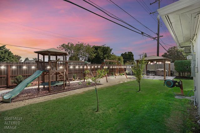 701 Holly Dr, Lodi, CA 95240