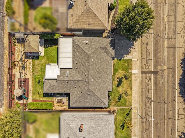 701 Holly Dr, Lodi, CA 95240