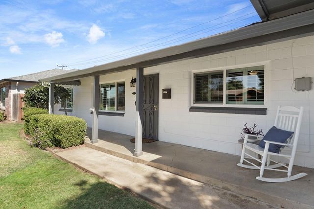 701 Holly Dr, Lodi, CA 95240