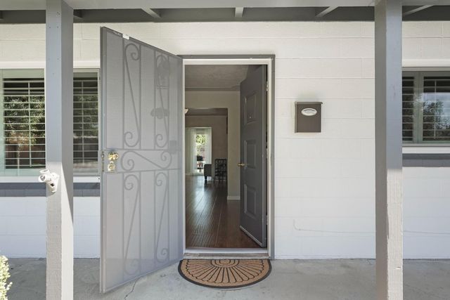 701 Holly Dr, Lodi, CA 95240