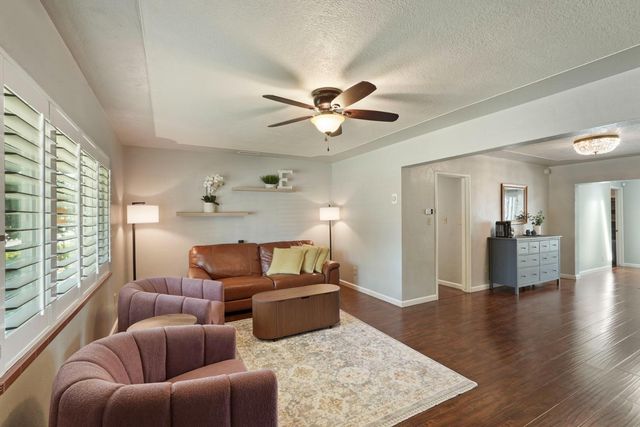 701 Holly Dr, Lodi, CA 95240