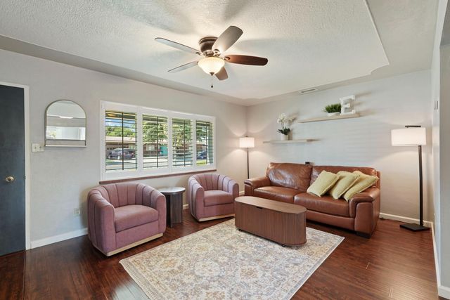 701 Holly Dr, Lodi, CA 95240