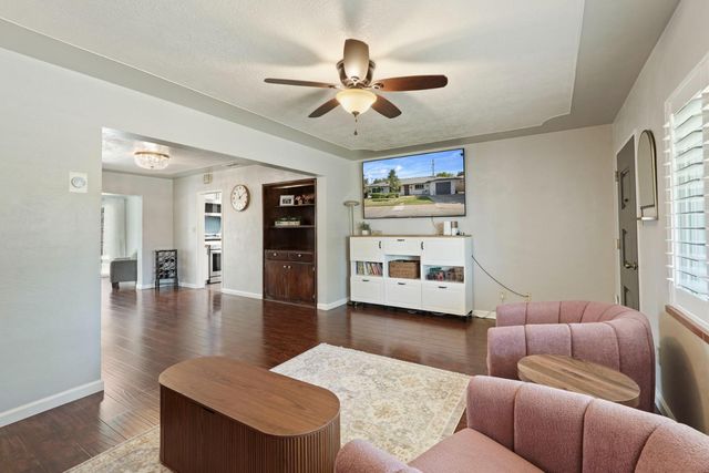 701 Holly Dr, Lodi, CA 95240