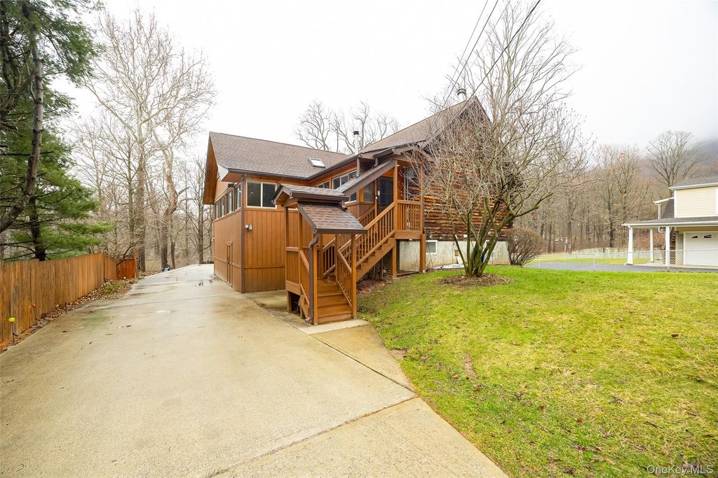 21 Old Town Road, Beacon, NY 12508