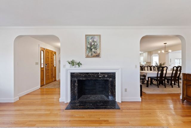 338 Waverley St 0, Belmont, MA 02478