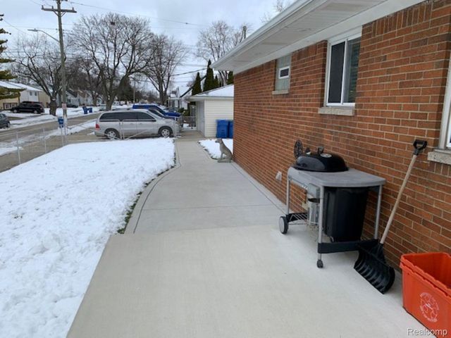 14405 Stephens Road, Warren, MI 48089