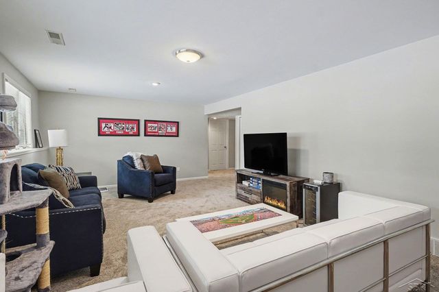 24 W Drake Drive, Saginaw, MI 48603