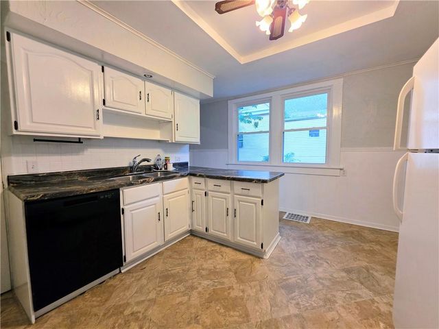 2906 Lafayette Street, St Joseph, MO 64507